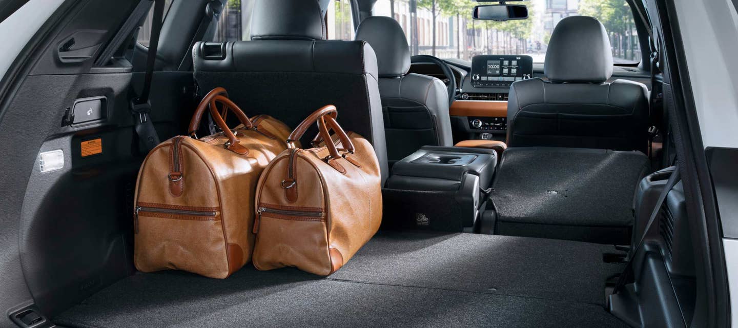 2024 / 2025 Mitsubishi Outlander PHEV SUV interior cargo space