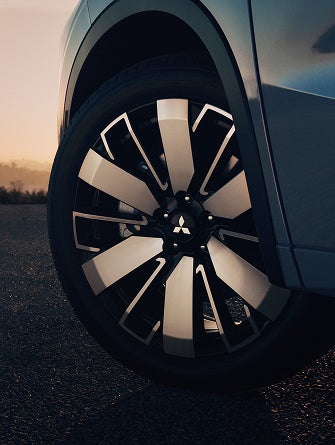 2025 Mitsubishi Outlander SUV with 20" two-tone alloy wheels